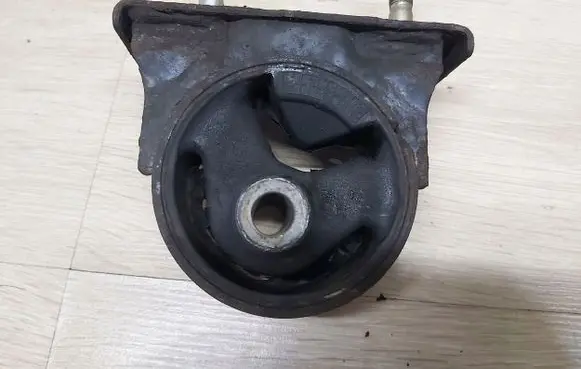 Toyota RAV 4 (XA20) Engine mount vacuum valve 