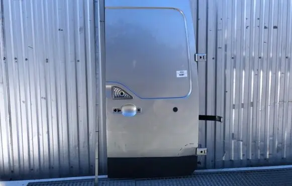 Renault Master III Rear door 