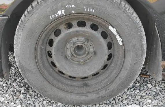BMW 5 E39 R15 winter tire 