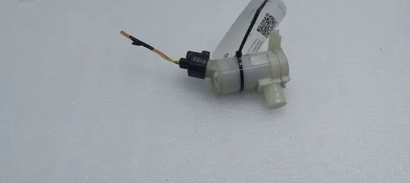 Suzuki SX4 S-Cross Windscreen/windshield washer pump