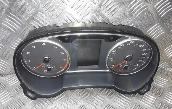Audi A1 Speedometer (instrument cluster) 8X0920980