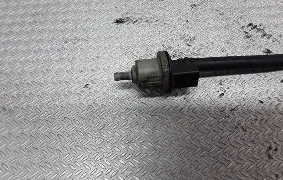 Volkswagen Touran I Electromagnetic valve 058133517B