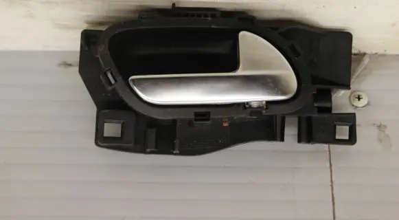 Peugeot 508 Front door interior handle 9660525380