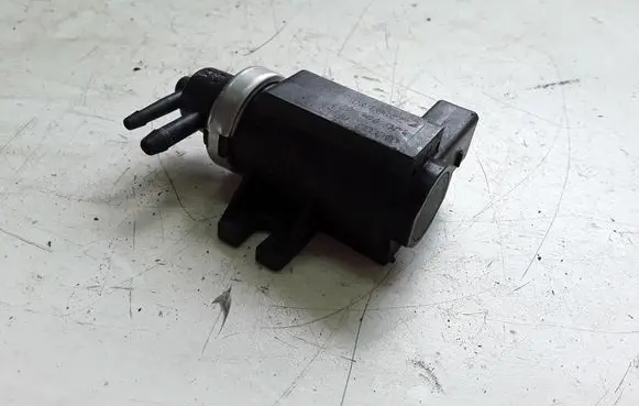 Skoda Fabia Mk1 (6Y) Turbo solenoid valve 1J09066270501