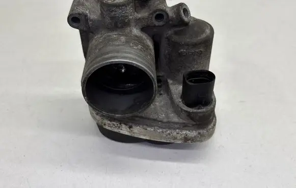 Volkswagen Polo Throttle valve 036133062N
