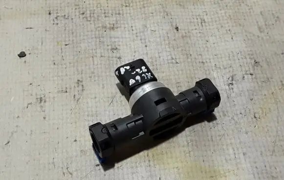 Sensor