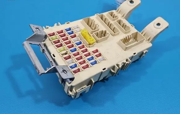 Hyundai i20 (PB PBT) Fuse box set 919501J011 IMPRK1550739