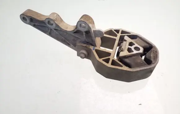Volvo V50 Engine mount bracket 4N516P082FB 3M516P093J