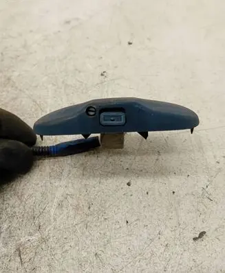 Volkswagen Touran I Windshield washer spray nozzle 