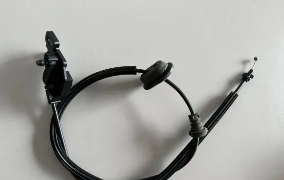 Skoda Octavia Mk3 (5E) Engine bonnet/hood lock release cable 5C5823535B
