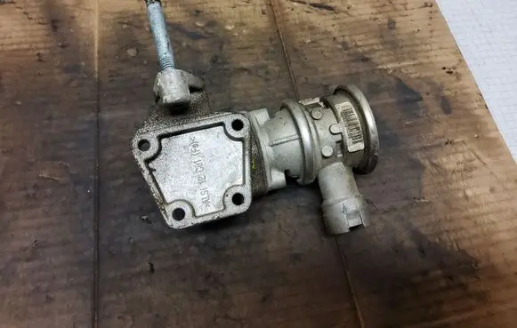 Volkswagen Golf IV Other engine bay part