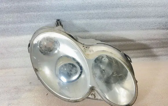 Mercedes-Benz CLK A209 C209 Headlight/headlamp 15697600