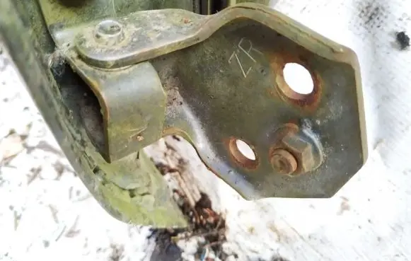 Mazda 626 Rear door lower hinge