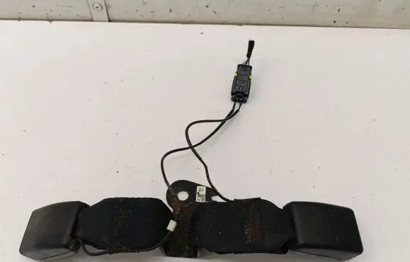 Opel Crossland X Middle seatbelt buckle (rear) 39047223