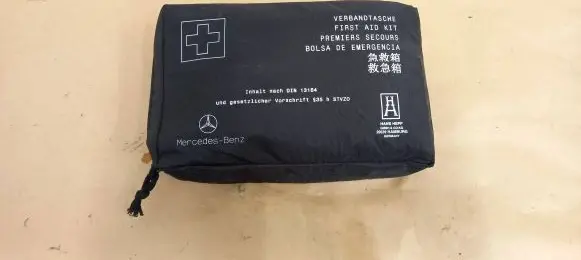 Mercedes-Benz A W176 First aid kit 