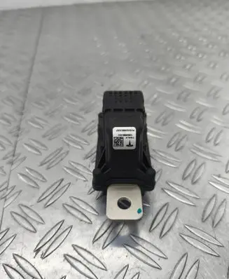 Tesla Model 3 Fuse 106468900I 1064689