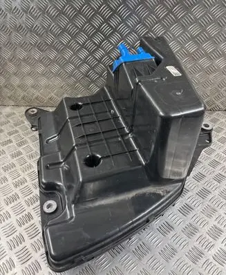 Audi A4 S4 B9 8W AdBlue liquid reservoir 8W0131879AP 8W0131969L