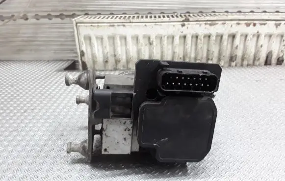 Mercedes-Benz Vaneo W414 ABS Pump A0044310912 0265202461
