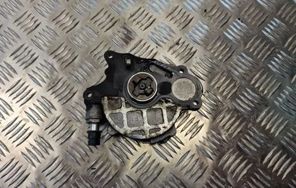 Volkswagen Transporter - Caravelle T5 Vacuum pump 03L145100F