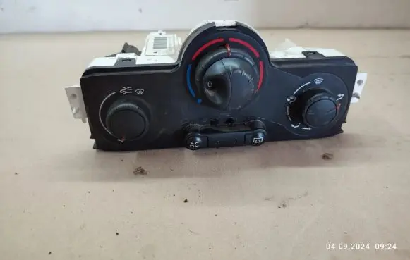 Renault Megane II Climate control unit 69420003