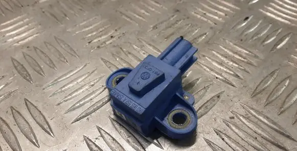 Volkswagen Golf V Airbag deployment crash/impact sensor 1K0955557A