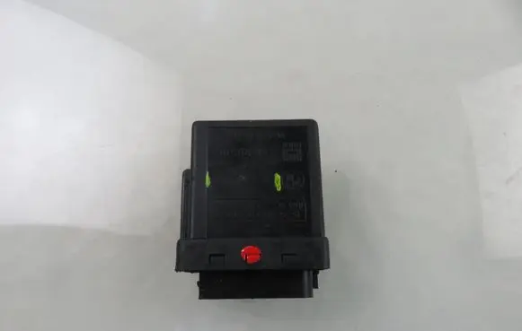 BMW 5 E39 Glow plug pre-heat relay 2246919