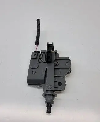 Fuel tank cap lock