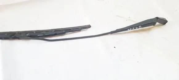 Volkswagen Golf III Front wiper blade arm 1h1955410b