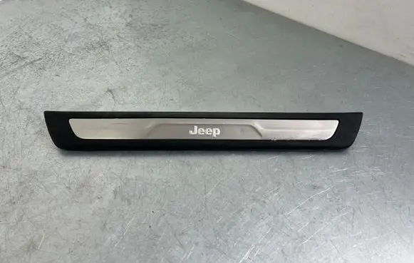 Jeep Grand Cherokee Front sill trim cover 1NC81DX9AB P1NC81DX9AB