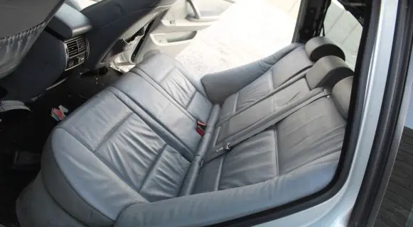 BMW X5 E53 Second row seats 