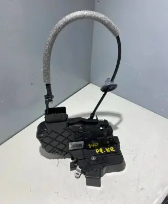 Volvo V70 Front door lock 31253665 986902104