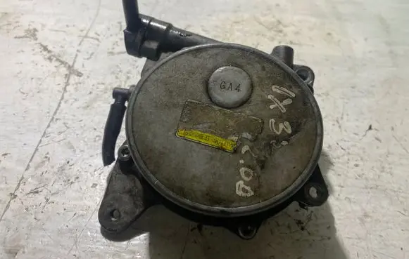 Hyundai ix35 Vacuum pump 2881017010