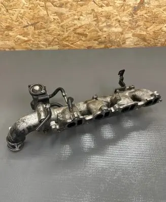 Nissan X-Trail T30 Intake manifold