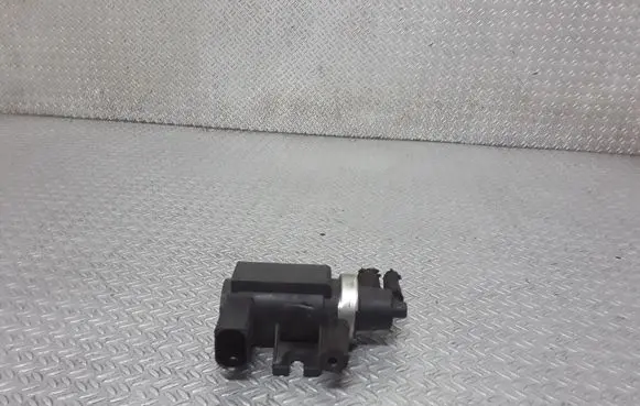 Skoda Octavia Mk1 (1U) Turbo solenoid valve 1J0906627
