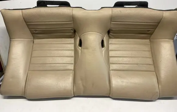 Ford Mustang V Rear seat 