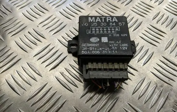 Renault Kangoo I Tow bar relay 6025308457