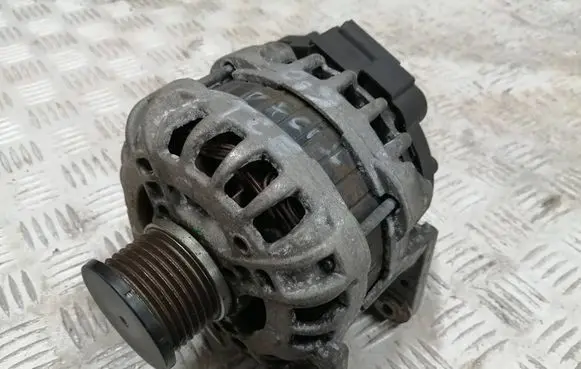 Dacia Sandero Generator/alternator 231005079R F000BL0456