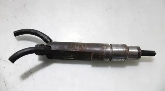 Seat Leon (1M) Fuel injector 038130202A