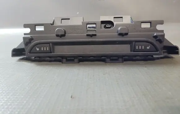 Mazda CX-5 II Seat heating switch K12355260