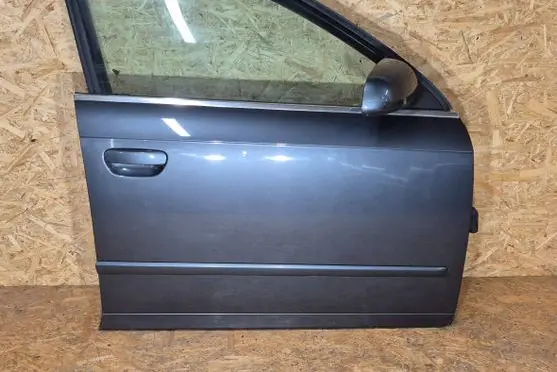 Audi A4 S4 B7 8E 8H Front door LX7Z