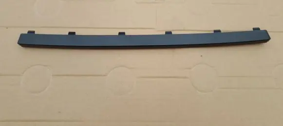 Front bumper splitter molding