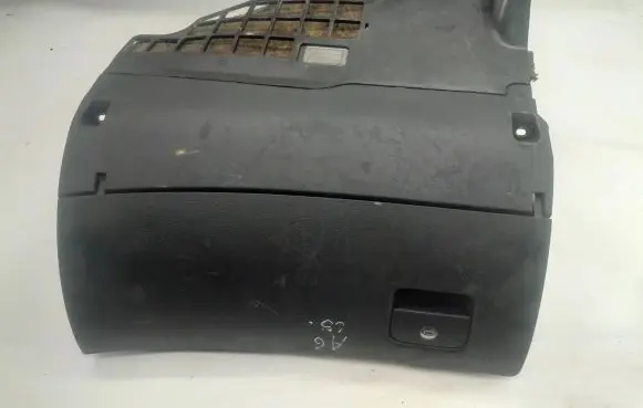 Audi A6 S6 C5 4B Glove box