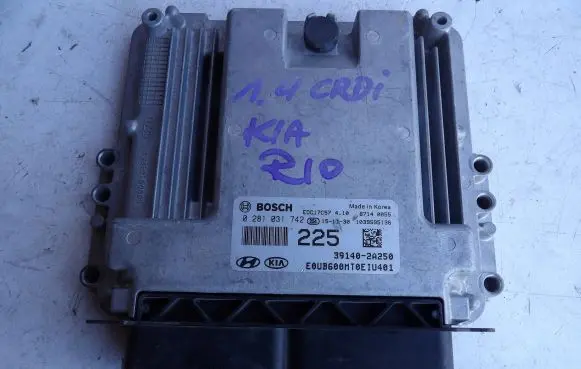 KIA Rio Engine control unit/module 391402A250 EDC17C57 0281031742