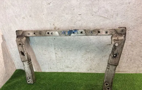 Maserati Ghibli Front bumper cross member 670009989