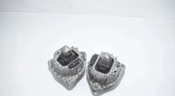 BMW 5 F10 F11 Engine mount bracket 6777371 22116777371
