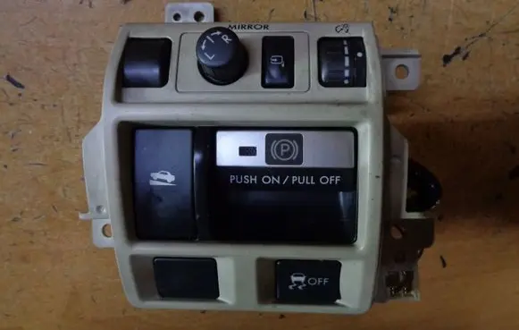Subaru Legacy Wing mirror switch 83061AJ000