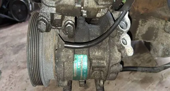 Renault Thalia I Air conditioning (A/C) compressor (pump) 8200315744