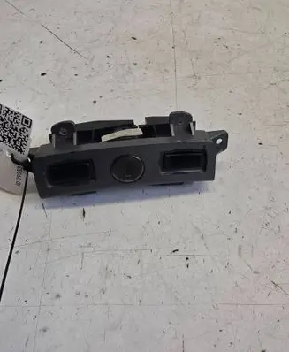 BMW 7 E65 E66 Tailgate exterior lock B0300156