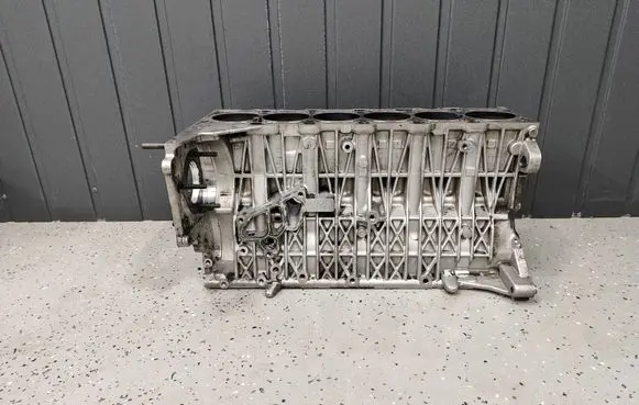 BMW 5 E60 E61 Engine block 7792822 306D3 M57