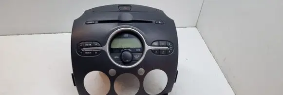 Mazda 2 Radio/CD/DVD/GPS head unit DF7466AR0